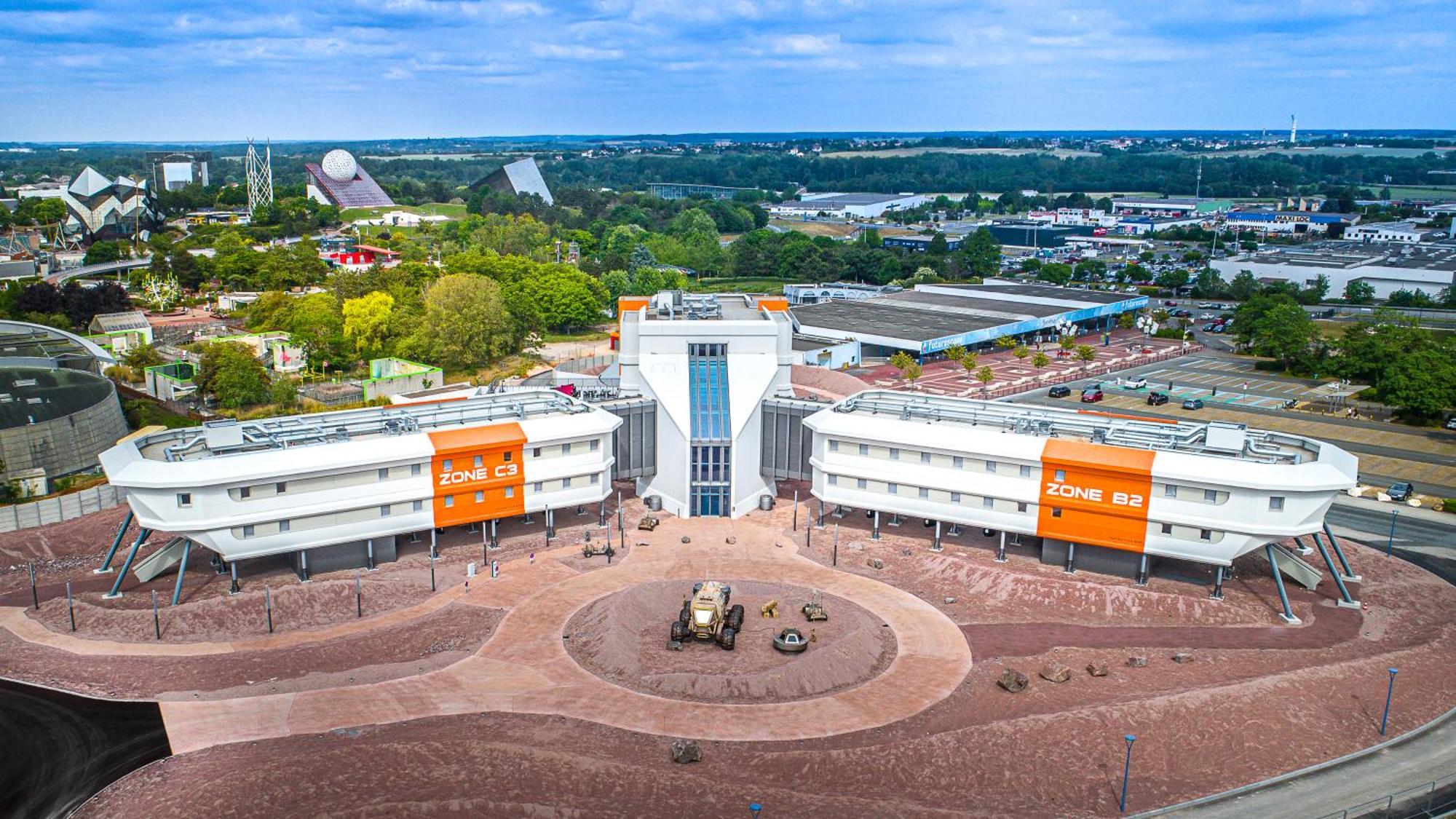 Hotel Station Cosmos Chasseneuil-du-Poitou Exterior foto
